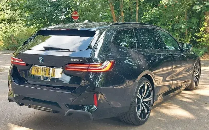 Used BMW 530e M Sport 299 HP (219 kW) 2025 Black Estate