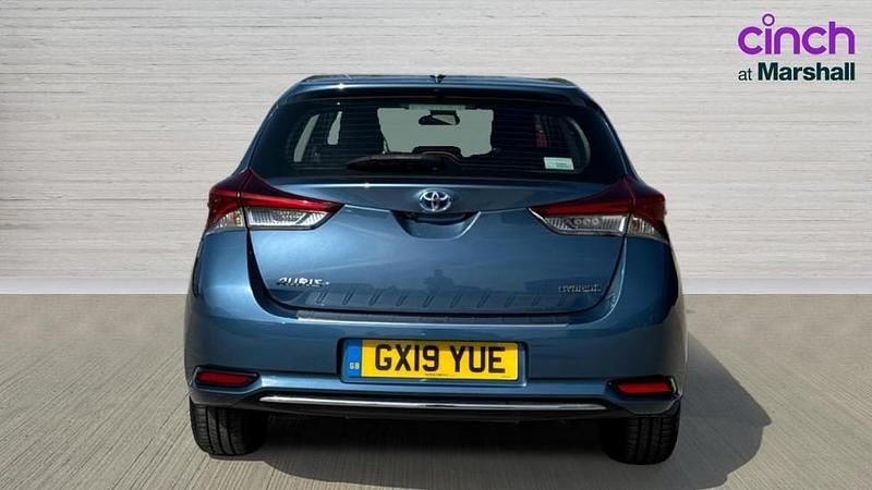 Used Toyota Auris Hybrid 136 HP (100 kW) 2019 Blue Hatchback