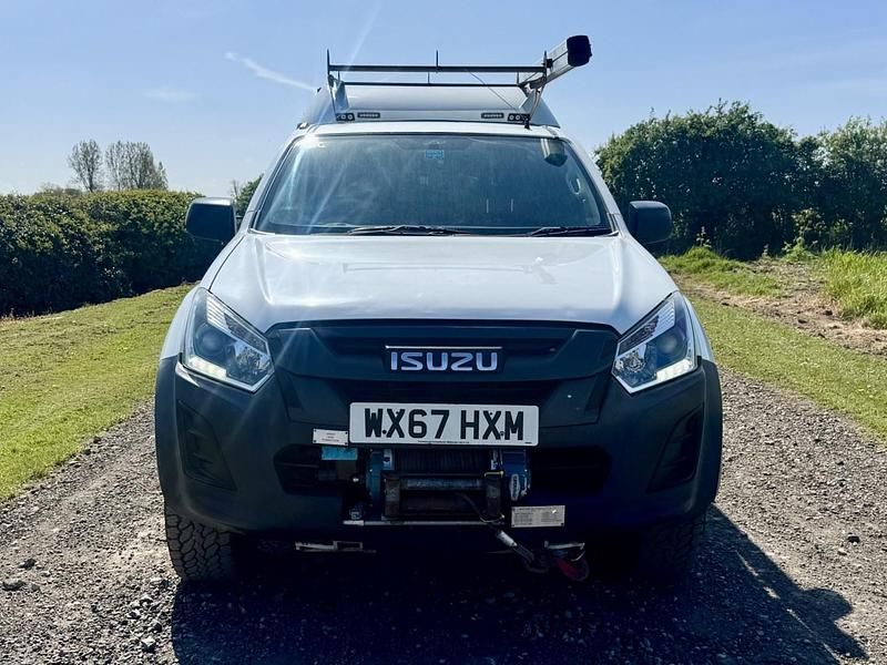 Used Isuzu D-Max 2017 White Pickup