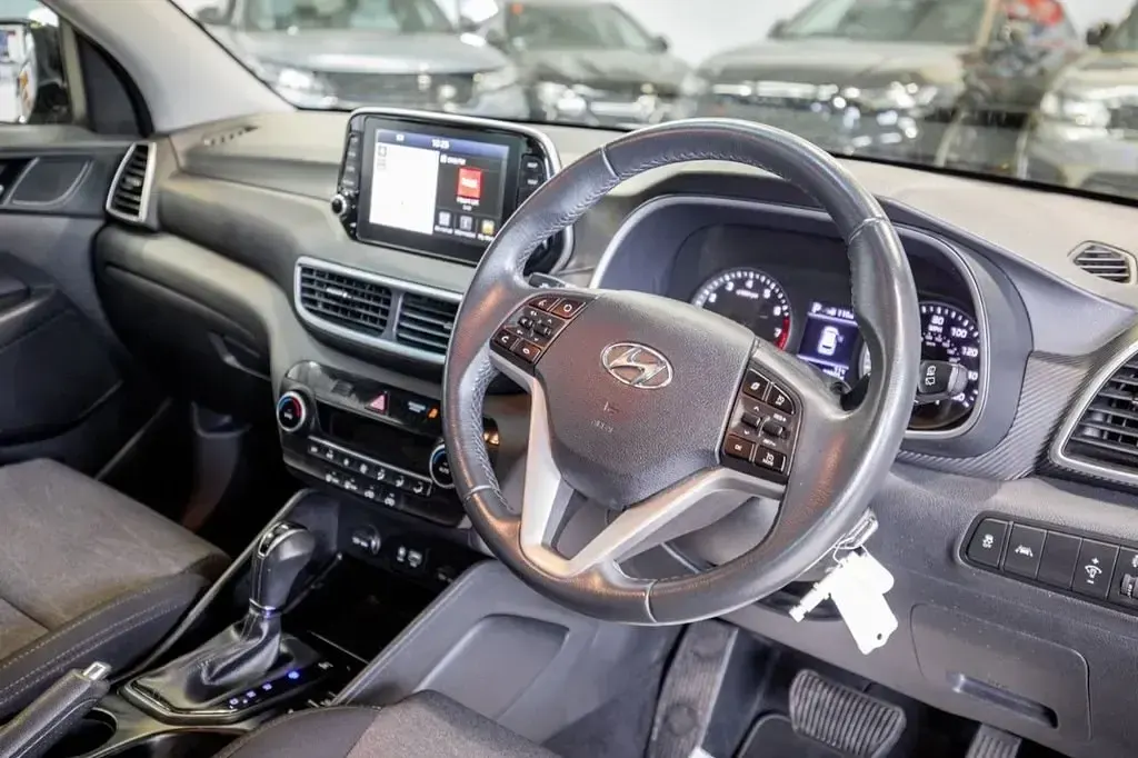 Second-hand Hyundai Tucson SE 177 CP (130 kW) 2019 Negru SUV