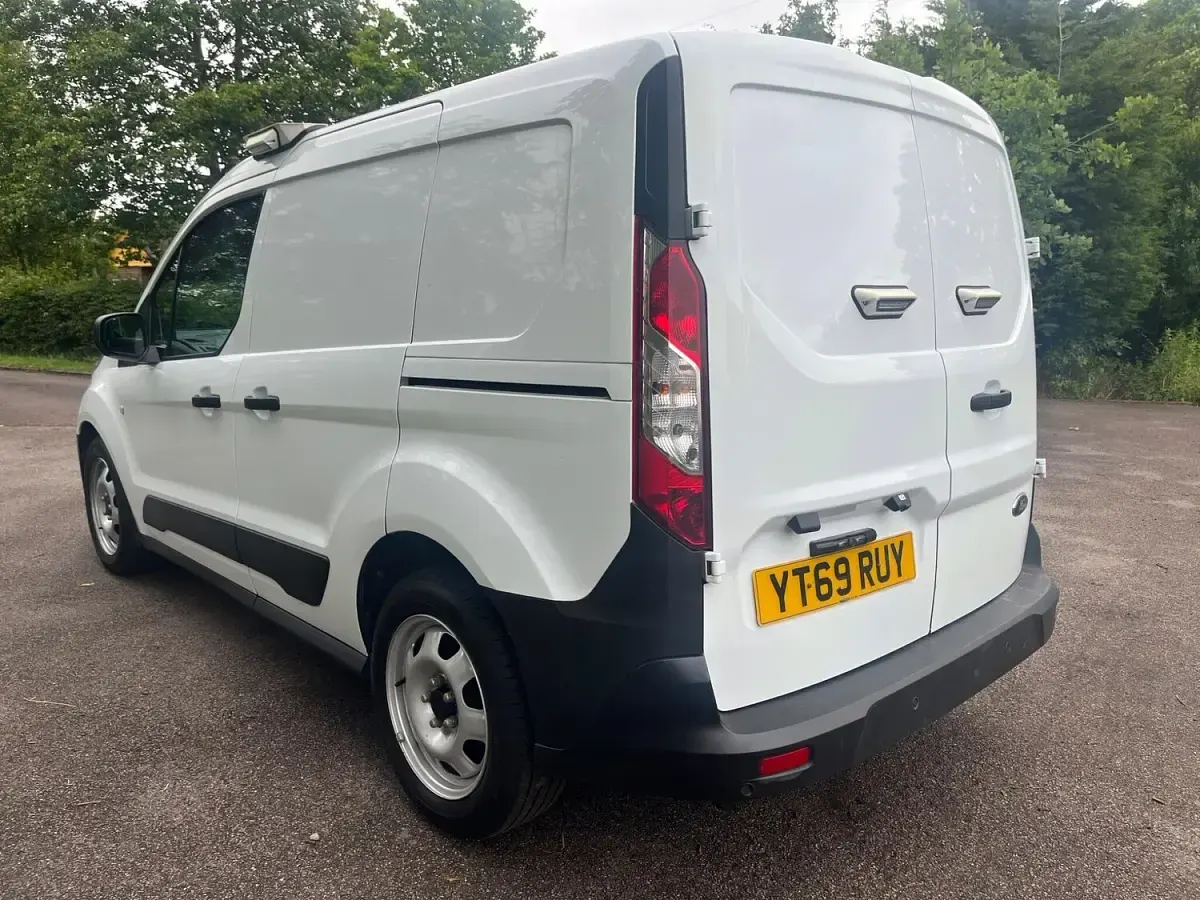 Used Ford Transit Connect S 100 HP (73 kW) 2019 White MPV