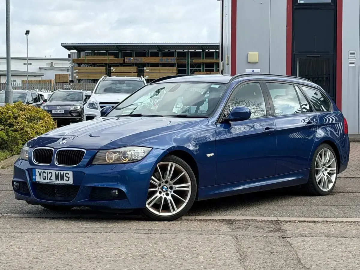 Used BMW 318 M Sport 143 HP (105 kW) 2012 Blue Estate