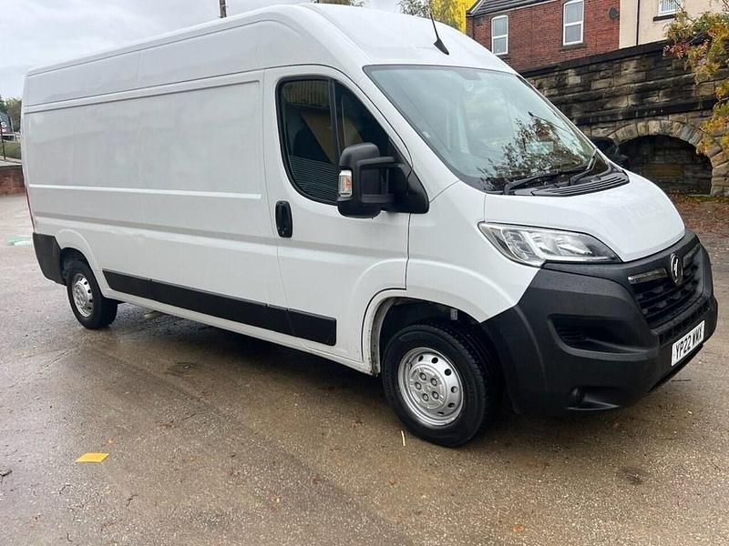White Used 2022 Vauxhall Movano Van | £9,989 (Good price) - Image 1/4