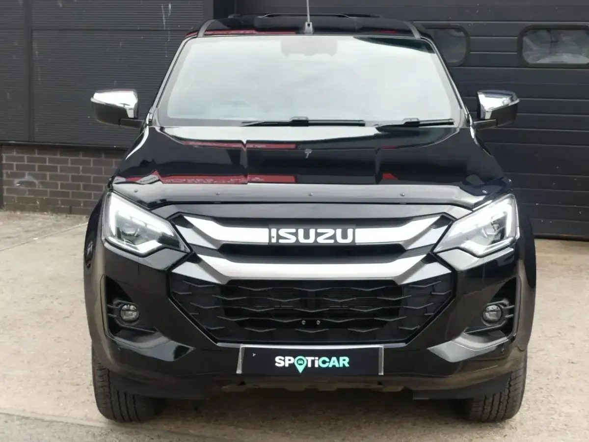 Used Isuzu D-Max 162 HP (119 kW) 2025 Black Pickup
