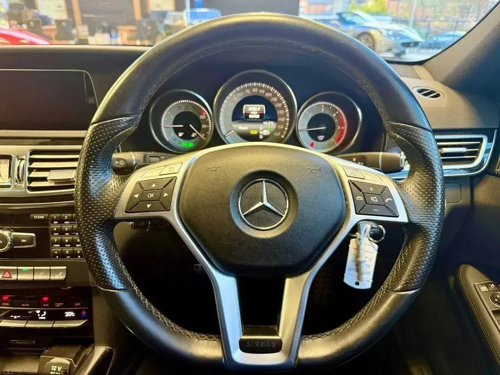 Usado Mercedes E220 AMG 170 HP (125 kW) 2013 Prateado Carrinha