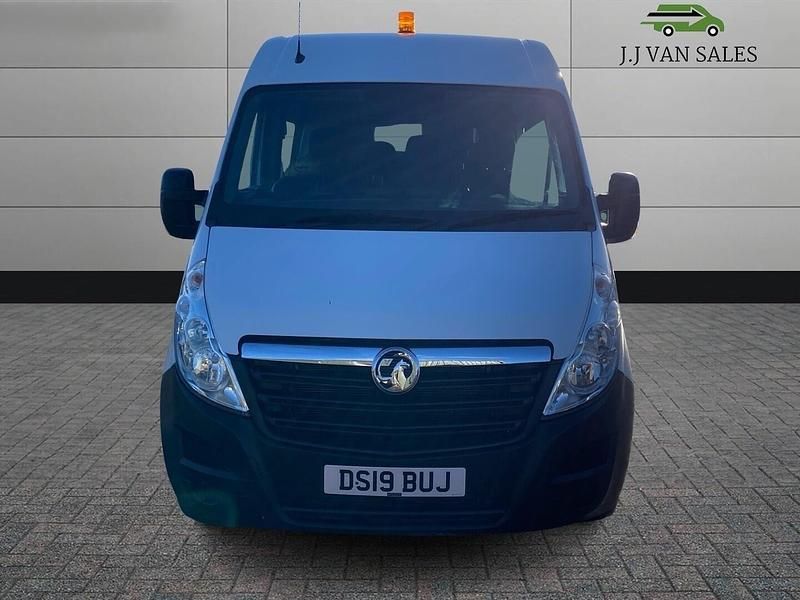 Second-hand Vauxhall Movano 130 CP (95 kW) 2019 Alb Monovolum