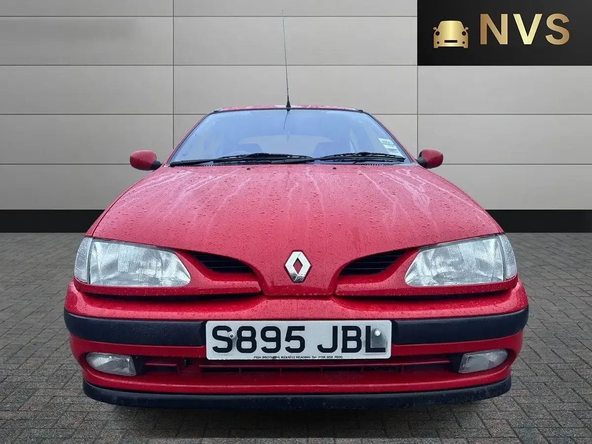 Used Renault Mégane 107 HP (78 kW) 1998 Red Hatchback