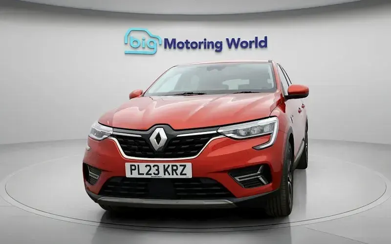 Used Renault Arkana Techno 145 HP (106 kW) 2023 Red SUV