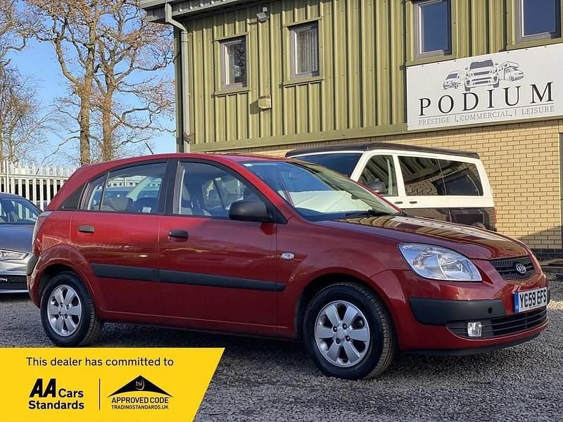 Used Kia Rio 95 HP (69 kW) 2009 Red Hatchback