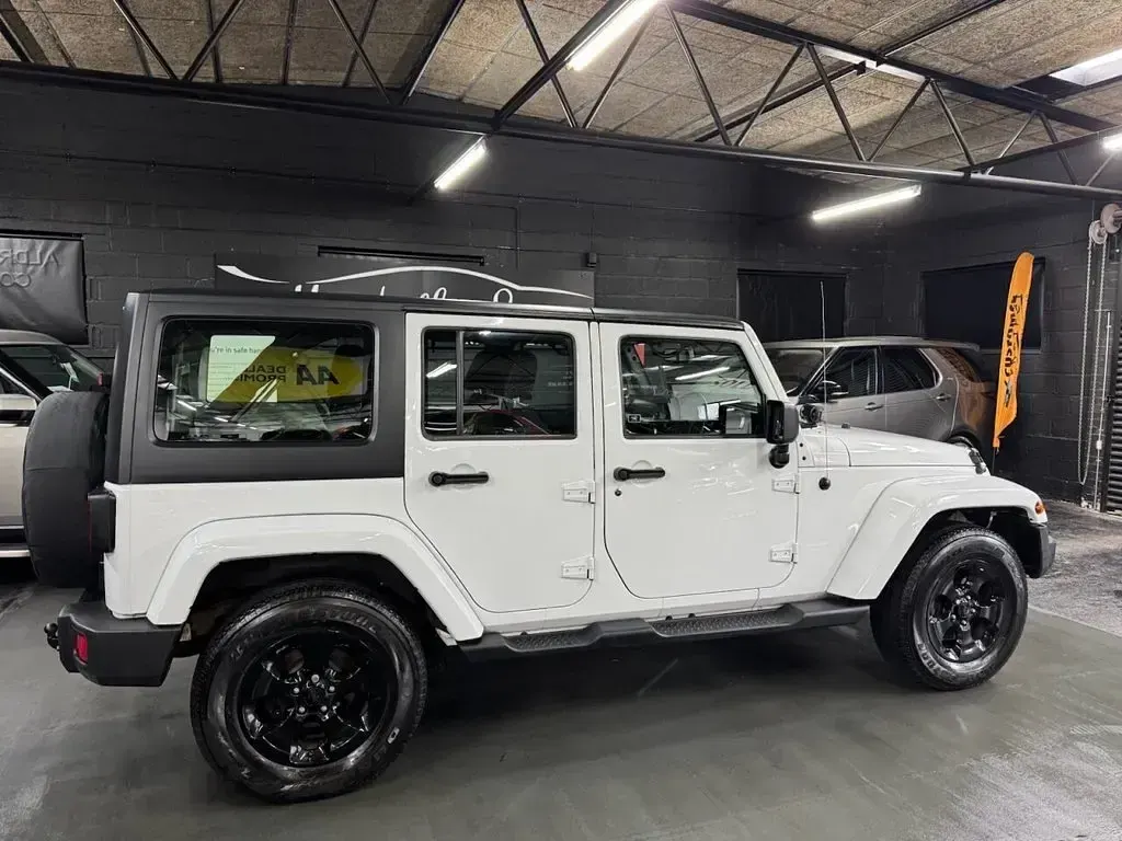 Used Jeep Wrangler Sahara 197 HP (144 kW) 2013 White SUV