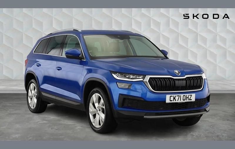Race blue metallic Used 2021 Skoda Kodiaq SE L SUV | £24,100 (Good price) - Image 1/4