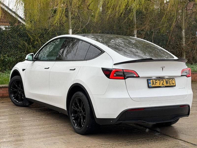 Used Tesla Model Y Long Range AWD 378 kW (514 HP) 2022 White SUV