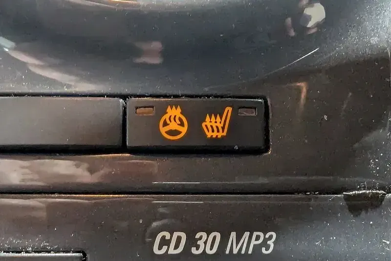 Second-hand Vauxhall Corsa 100 CP (73 kW) 2012 Argintiu Hatchback