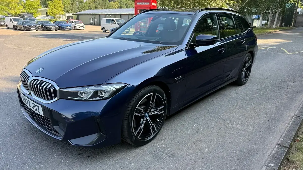 Used BMW 330e M Sport 292 HP (214 kW) 2022 Blue Estate