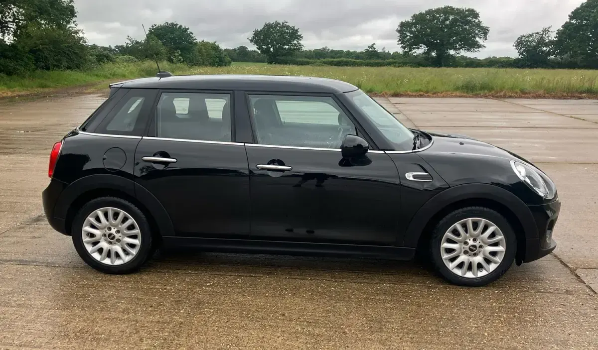 Used Mini Cooper Hatch 136 HP (100 kW) 2015 Black Hatchback