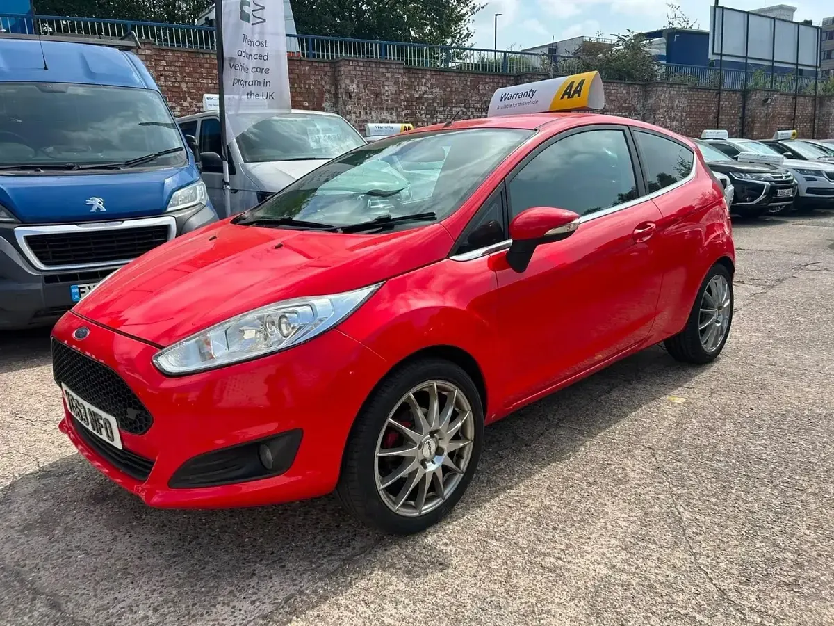 Used Ford Fiesta Zetec 2013 Red Hatchback