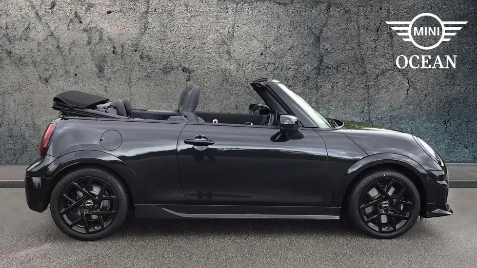 Used Mini Cooper 147 kW (201 HP) 2025 Black Hatchback