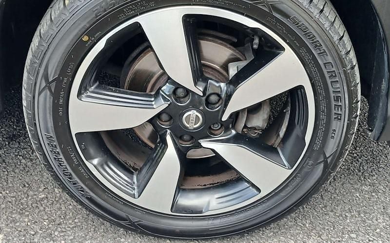 Used Nissan Qashqai N-Connecta 116 HP (85 kW) 2017 Black SUV