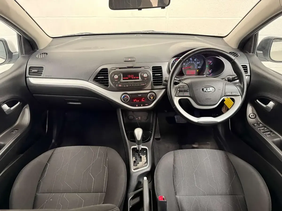 Used Kia Picanto 84 HP (61 kW) 2017 White Hatchback
