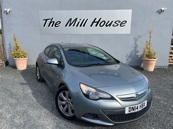 Silver Used 2014 Vauxhall Astra GTC Sport Coupe | £2,899 (Good price) - Image 1/1