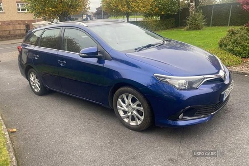 Used 2015 Toyota Auris Touring Sports Business Edition Estate | £5,250 - Image 1/1