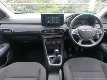 Begagnad Dacia Sandero Expression 100 HK (73 kW) 2024 Grön Halvkombi