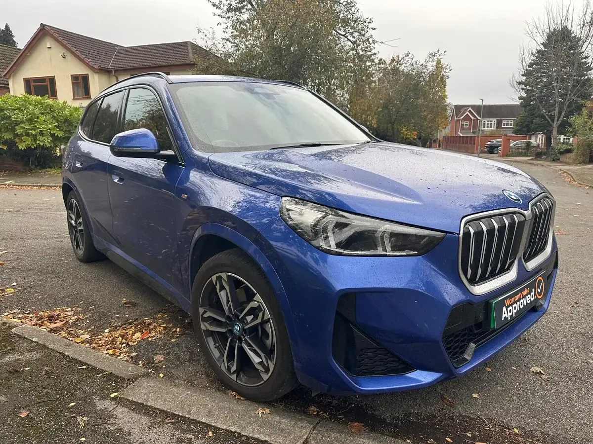 Usado BMW iX M Sport 11 kW (15 CV) 2023 Azul SUV