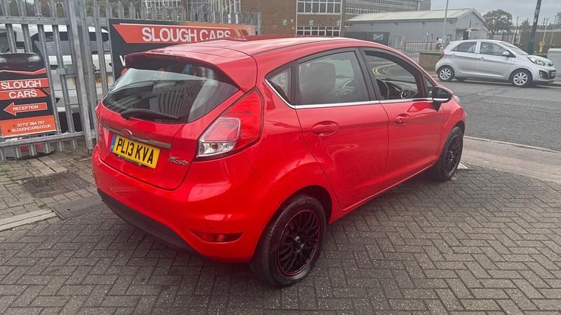 Used Ford Fiesta Zetec 2013 Red Hatchback