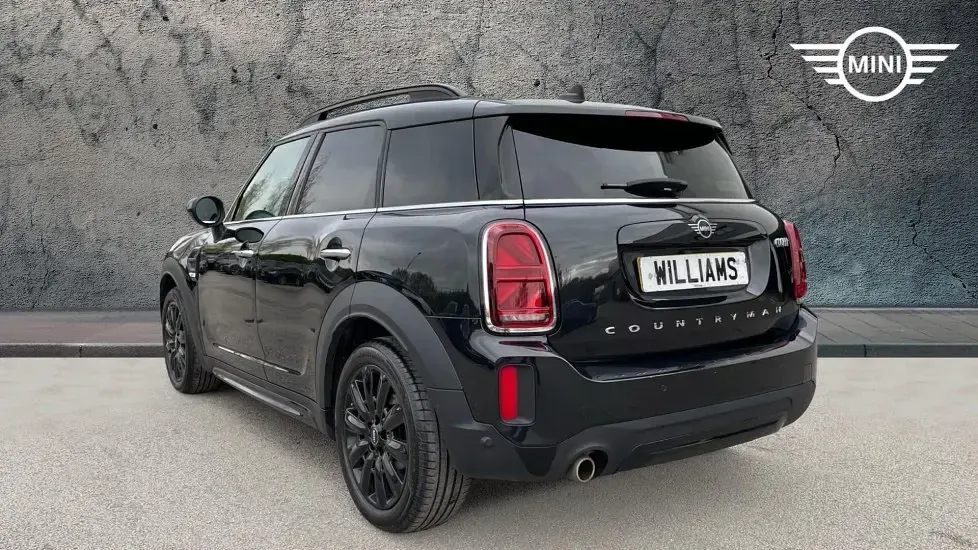 Używany Mini Cooper Countryman Classic 134 KM (98 kW) 2022 Czarny SUV