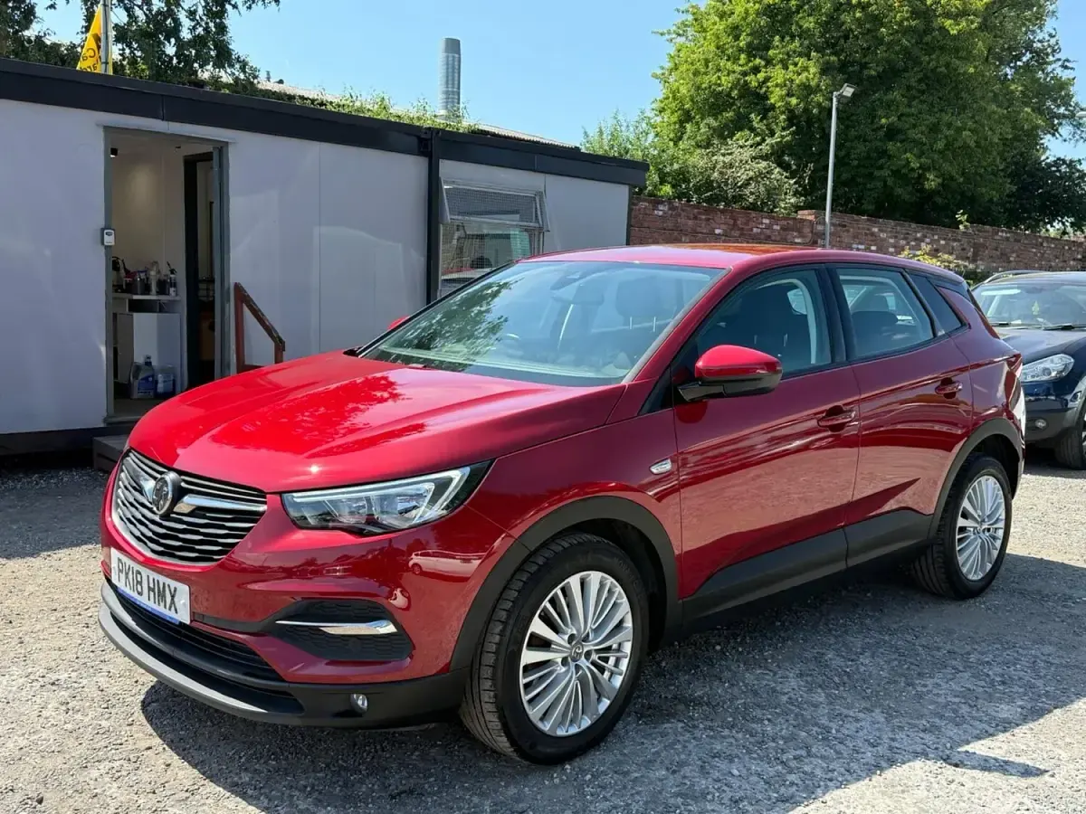 Used Vauxhall Grandland X S 130 HP (95 kW) 2018 Red SUV