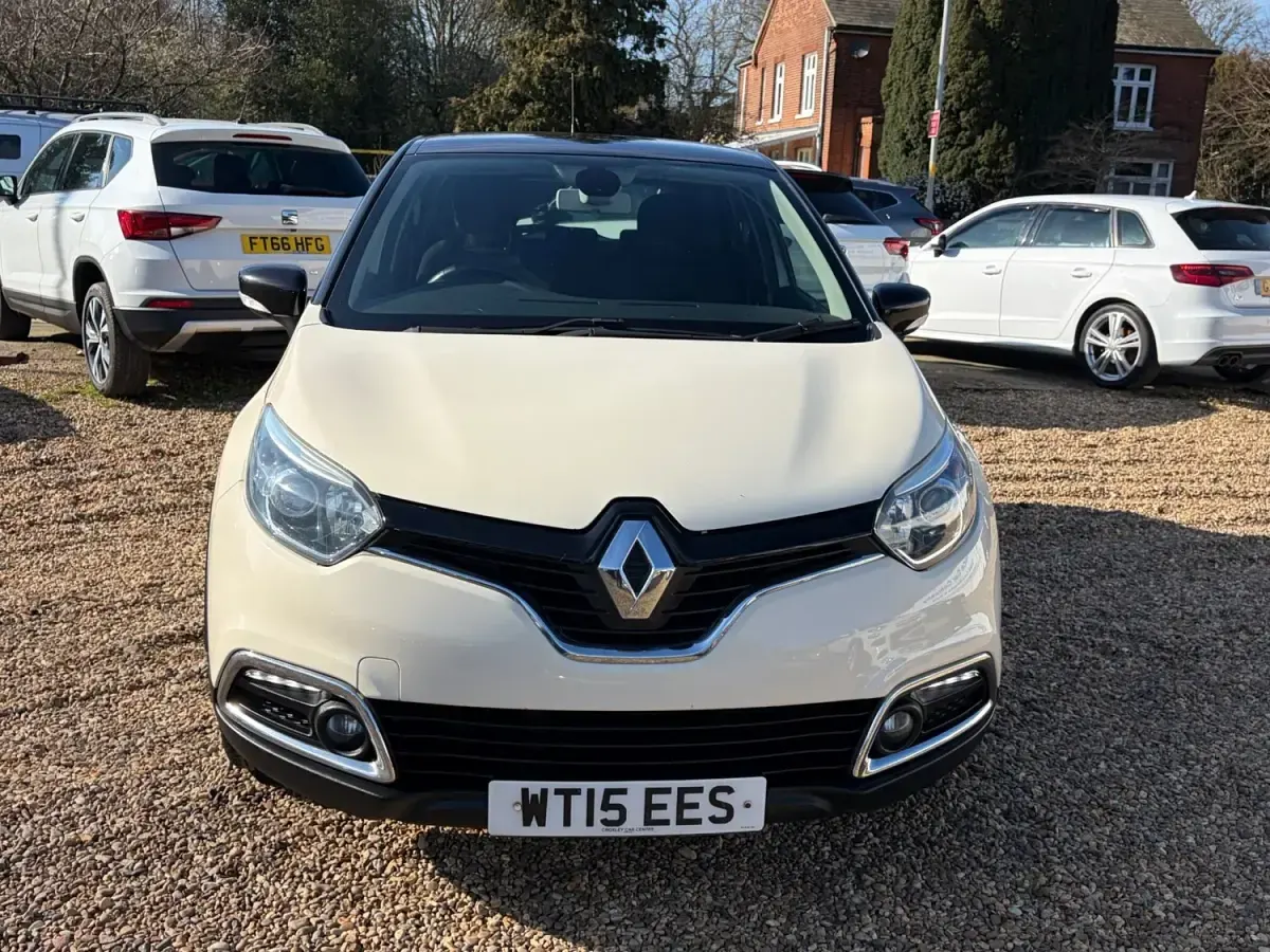Usado Renault Captur Dynamique 110 HP (80 kW) 2015 Bege SUV