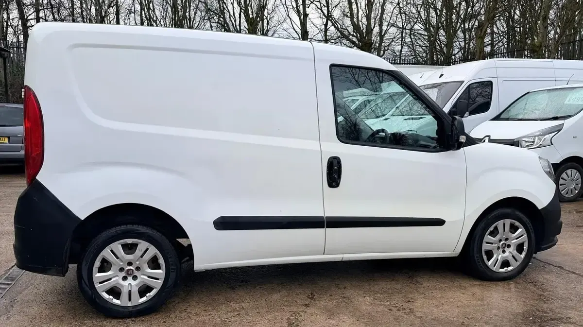 Käytetty Fiat Doblò 90 HP (66 kW) 2016 Valkoinen Tila-auto