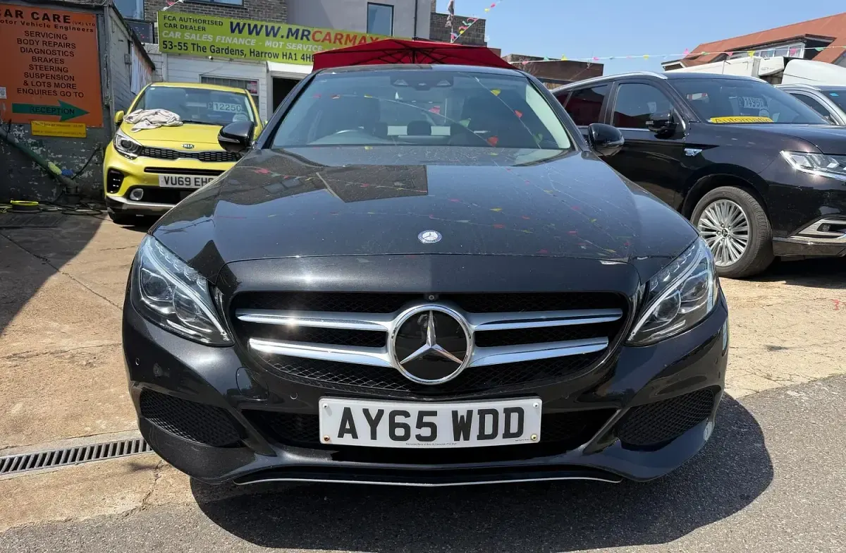 Used Mercedes C200 Premium Plus 184 HP (135 kW) 2015 Black Sedan
