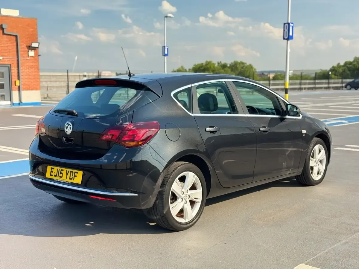 Used Vauxhall Astra SRi 2015 Black Hatchback