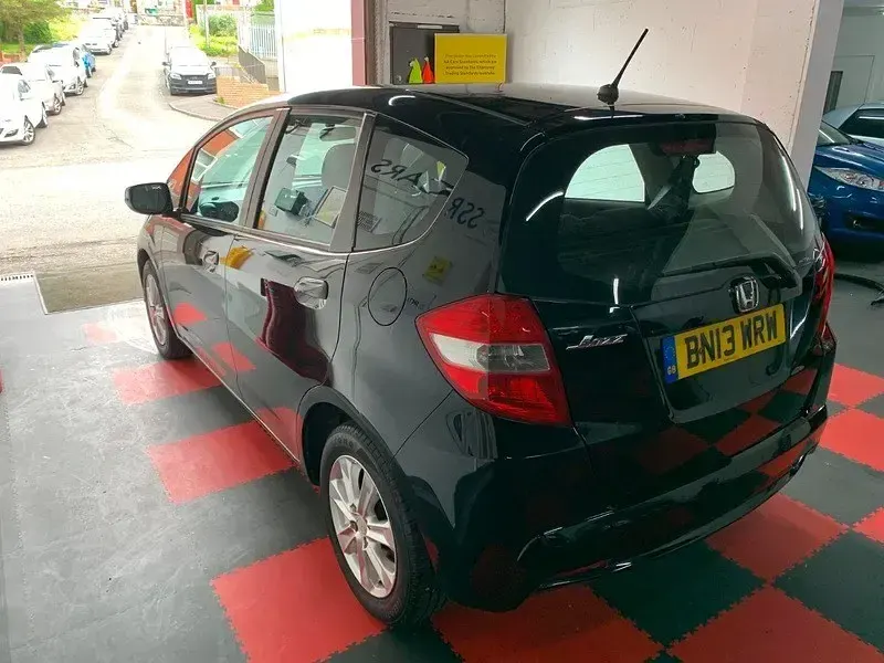 Second-hand Honda Jazz ES 99 CP (72 kW) 2013 Negru Hatchback
