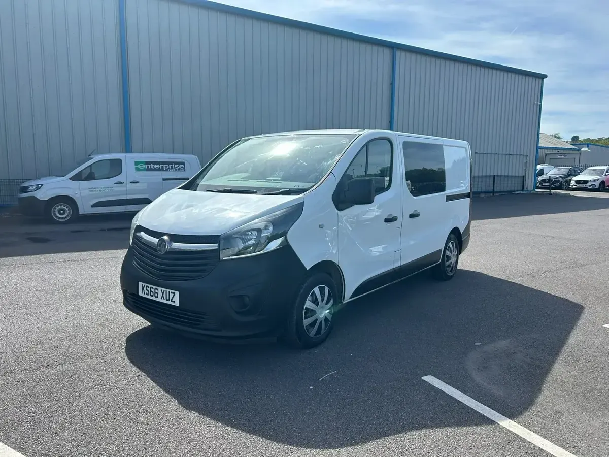 Used Vauxhall Vivaro 120 HP (88 kW) 2016 White