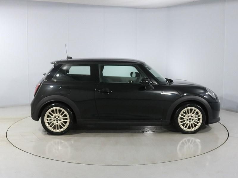 Used Mini Cooper Hatch 154 HP (113 kW) 2024 Black Hatchback