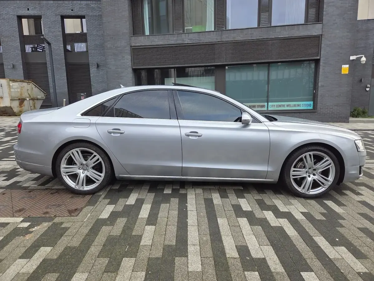 Used Audi A8 Sport 254 HP (186 kW) 2015 Silver Sedan