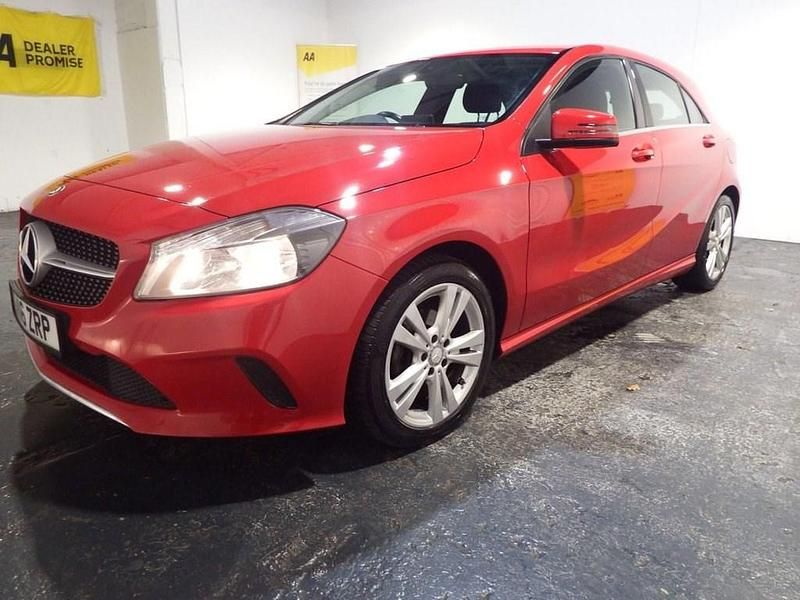 Used Mercedes A180 109 HP (80 kW) 2016 Red Hatchback