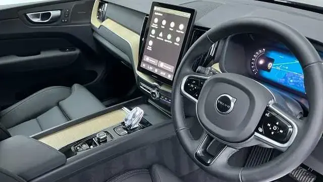 Second-hand Volvo XC60 Plus 250 CP (183 kW) 2026 SUV