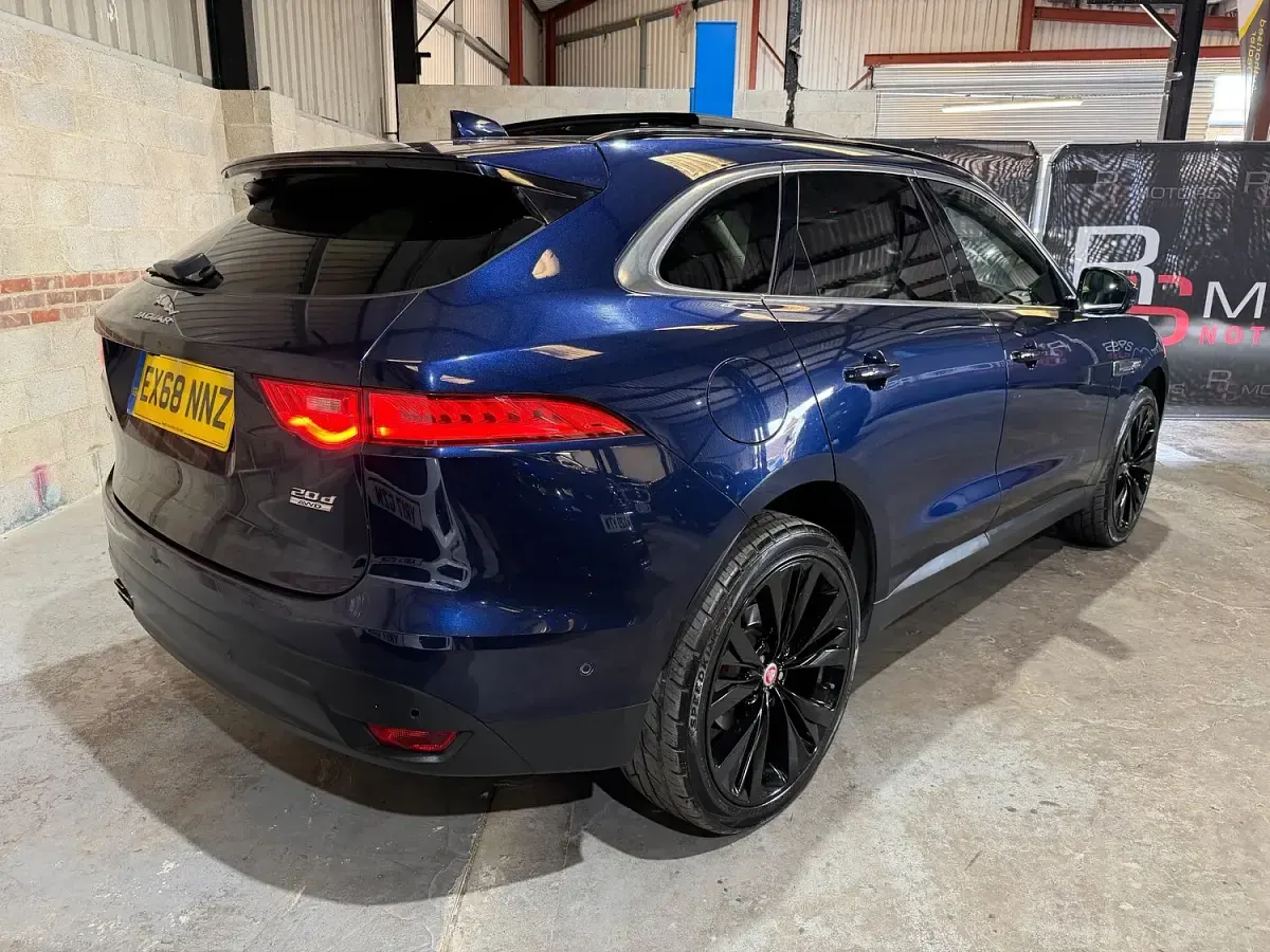 Used Jaguar F-Pace Portfolio 180 HP (132 kW) 2018 Blue SUV