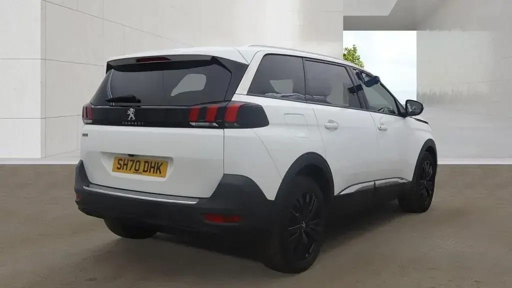 Used Peugeot 5008 Allure 130 HP (95 kW) 2020 White SUV