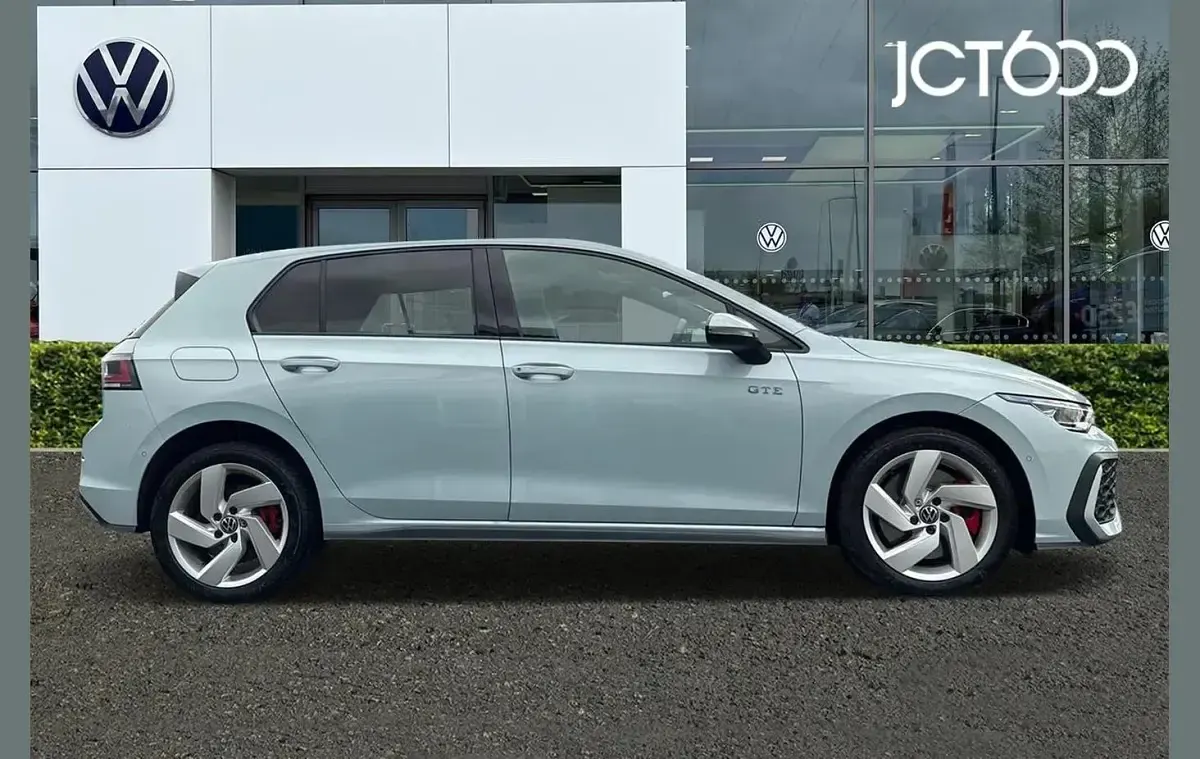 Used VW Golf VIII GTE 272 HP (200 kW) 2025 Blue Hatchback
