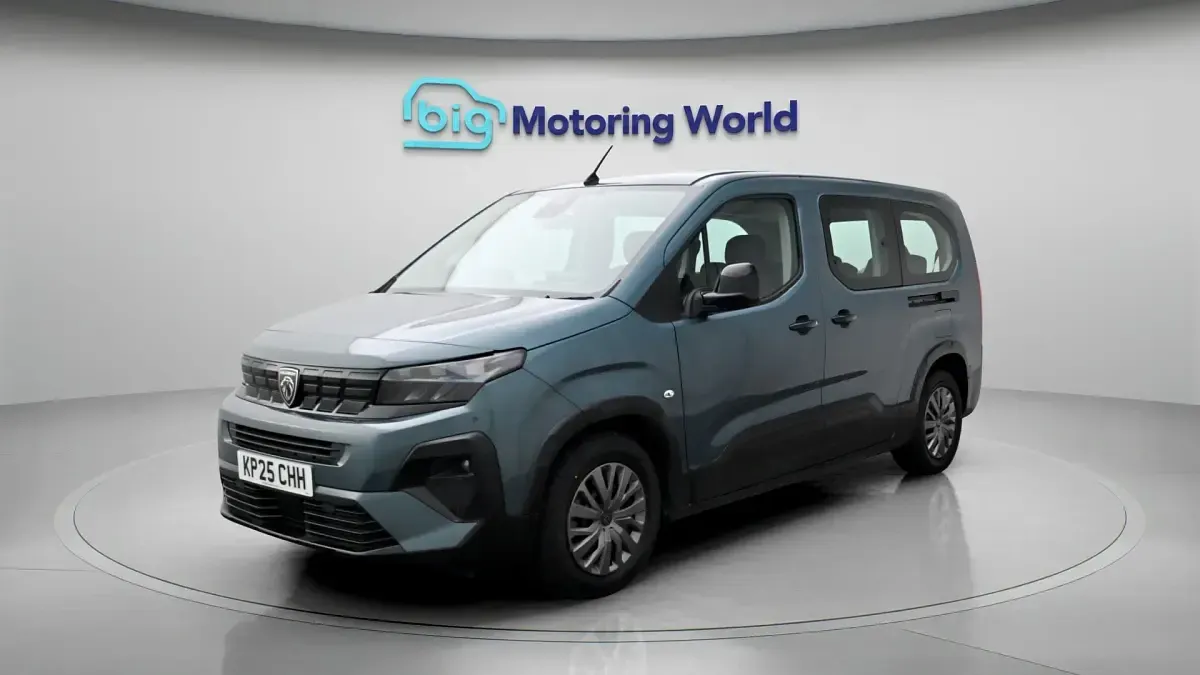 Used Peugeot e-Rifter Allure 100 kW (136 HP) 2025 Blue MPV
