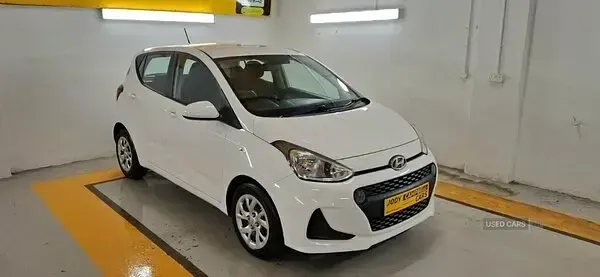 Used Hyundai i10 SE 66 HP (48 kW) 2019 White Hatchback