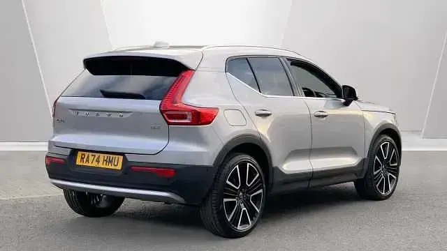 Usado Volvo XC40 Ultra 194 HP (142 kW) 2025 Prateado SUV