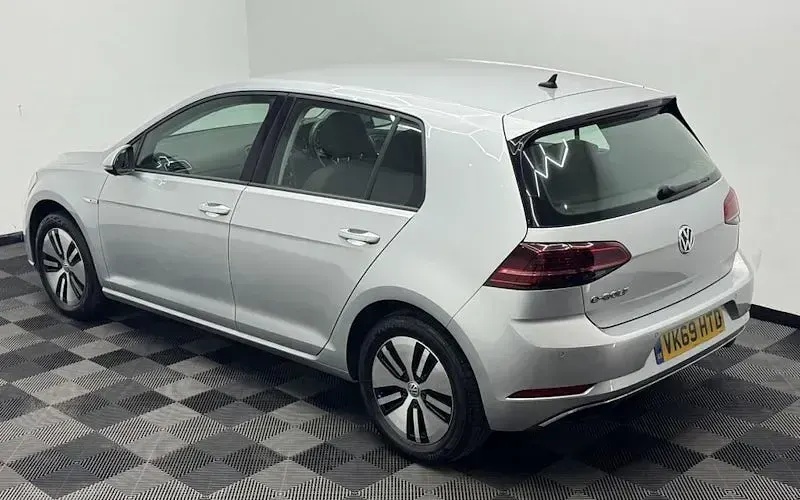 Used VW e-Golf 100 kW (136 HP) 2019 Silver Hatchback