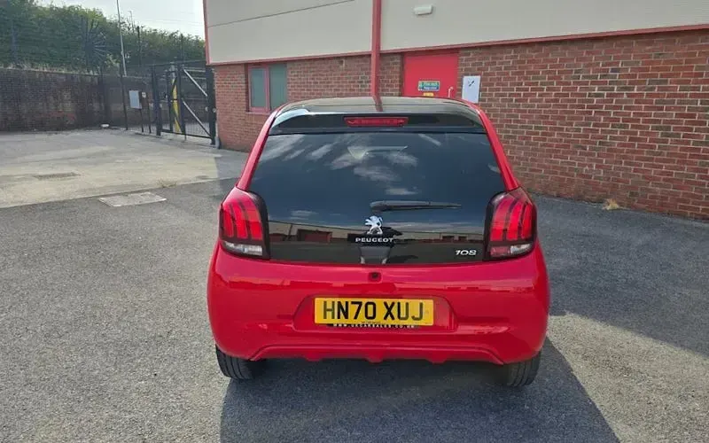 Used Peugeot 108 Allure 72 HP (52 kW) 2021 Red Hatchback