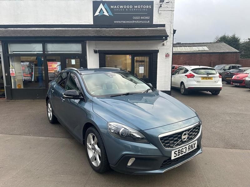 Used Volvo V40 2013 Blue Hatchback