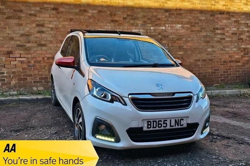 Used Peugeot 108 Roland Garros 82 HP (60 kW) 2015 White Hatchback